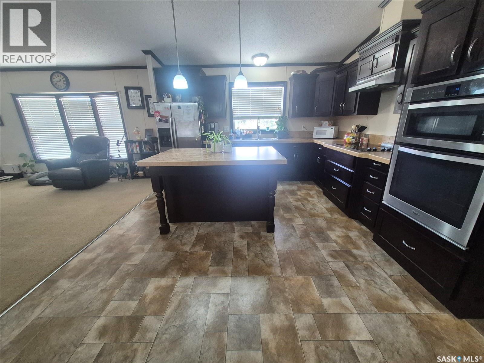 160 7th Avenue E, Bengough, Saskatchewan  S0C 0K0 - Photo 4 - SK036027