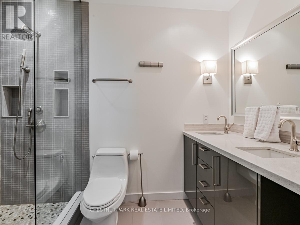 1502 - 15 Mcmurrich Street, Toronto, Ontario  M5R 3M6 - Photo 13 - C13130238