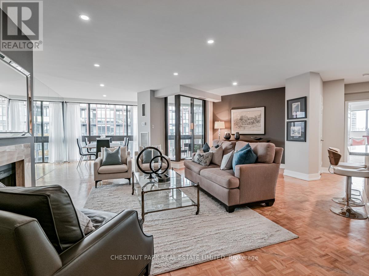 1502 - 15 Mcmurrich Street, Toronto, Ontario  M5R 3M6 - Photo 14 - C13130238