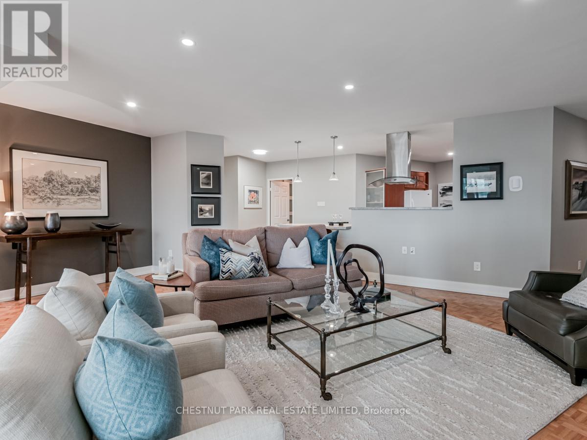 1502 - 15 Mcmurrich Street, Toronto, Ontario  M5R 3M6 - Photo 17 - C13130238