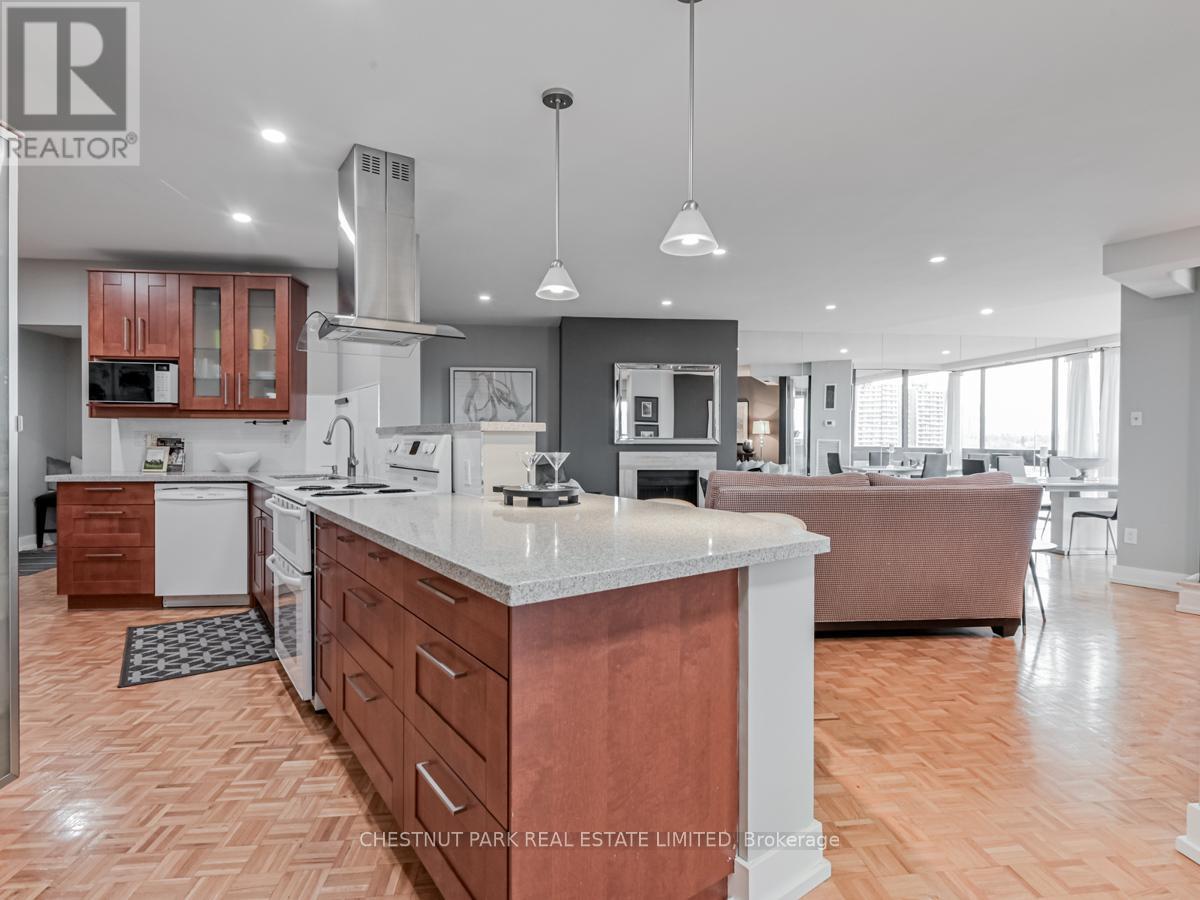 1502 - 15 Mcmurrich Street, Toronto, Ontario  M5R 3M6 - Photo 22 - C13130238
