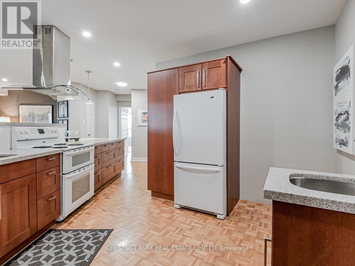1502 - 15 Mcmurrich Street, Toronto, Ontario  M5R 3M6 - Photo 25 - C13130238