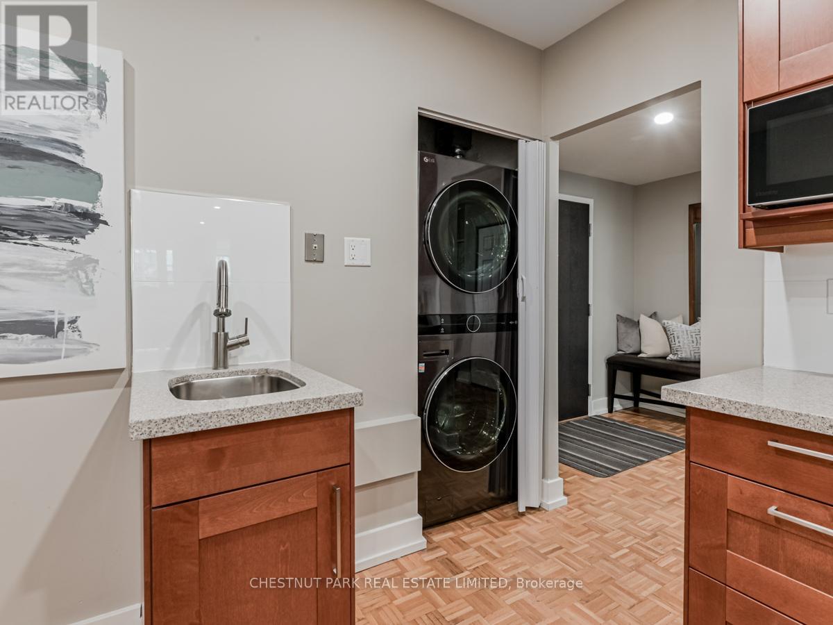 1502 - 15 Mcmurrich Street, Toronto, Ontario  M5R 3M6 - Photo 26 - C13130238