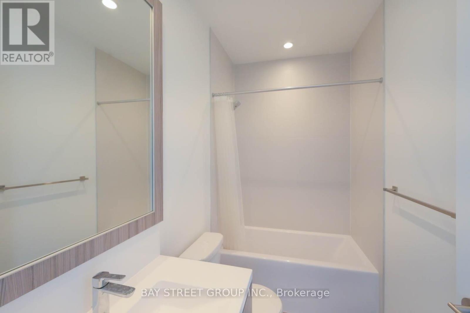 Gph01 - 80 Vanauley Street, Toronto, Ontario  M5T 2H9 - Photo 5 - C13130256