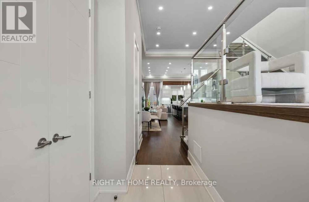 59a Bexhill Avenue, Toronto, Ontario  M1L 3B7 - Photo 4 - E13130000