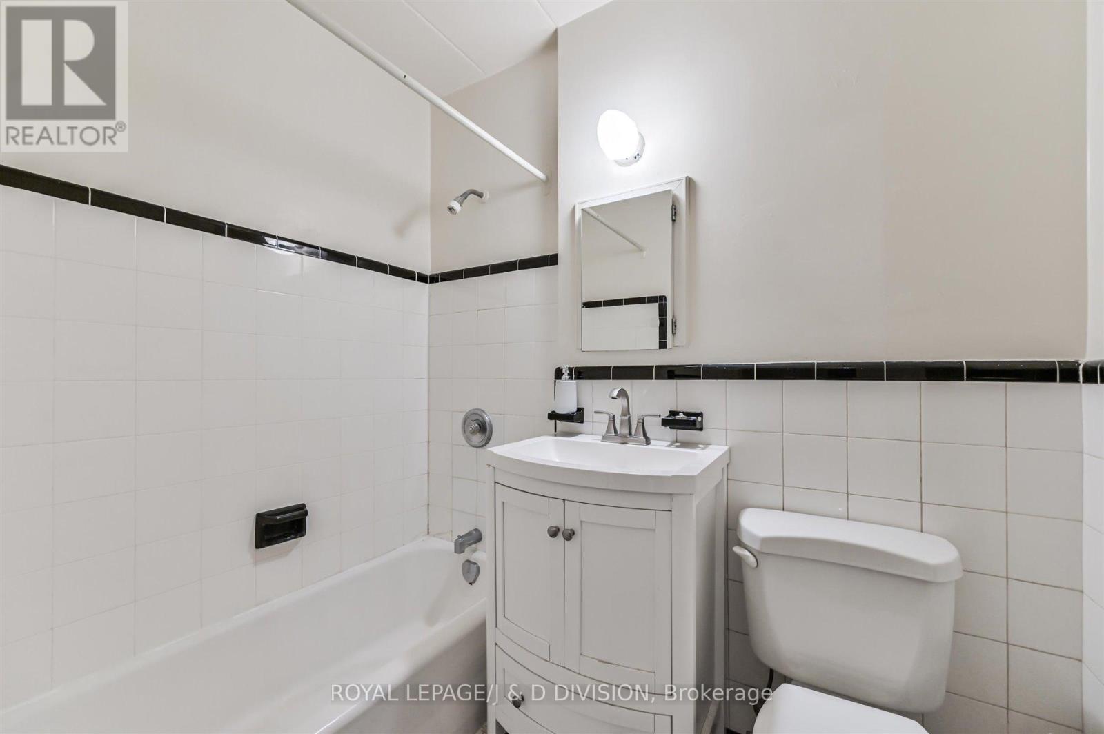 105 - 325 Sammon Avenue, Toronto, Ontario  M4J 2A1 - Photo 7 - E13130050