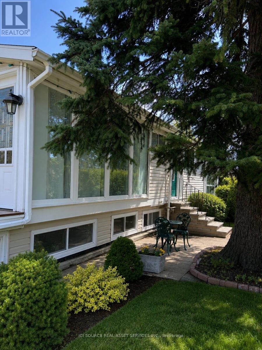 43 Ridgemoor Avenue, Toronto, Ontario  M1N 1M5 - Photo 2 - E13130110