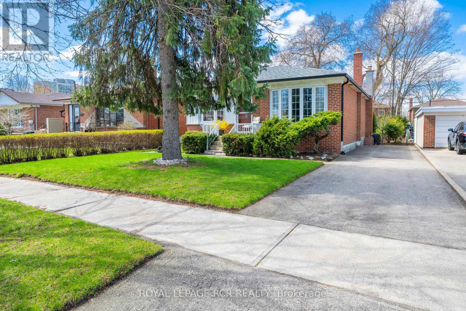 32 Beacon Road, Toronto, Ontario  M1P 1G7 - Photo 1 - E13130130