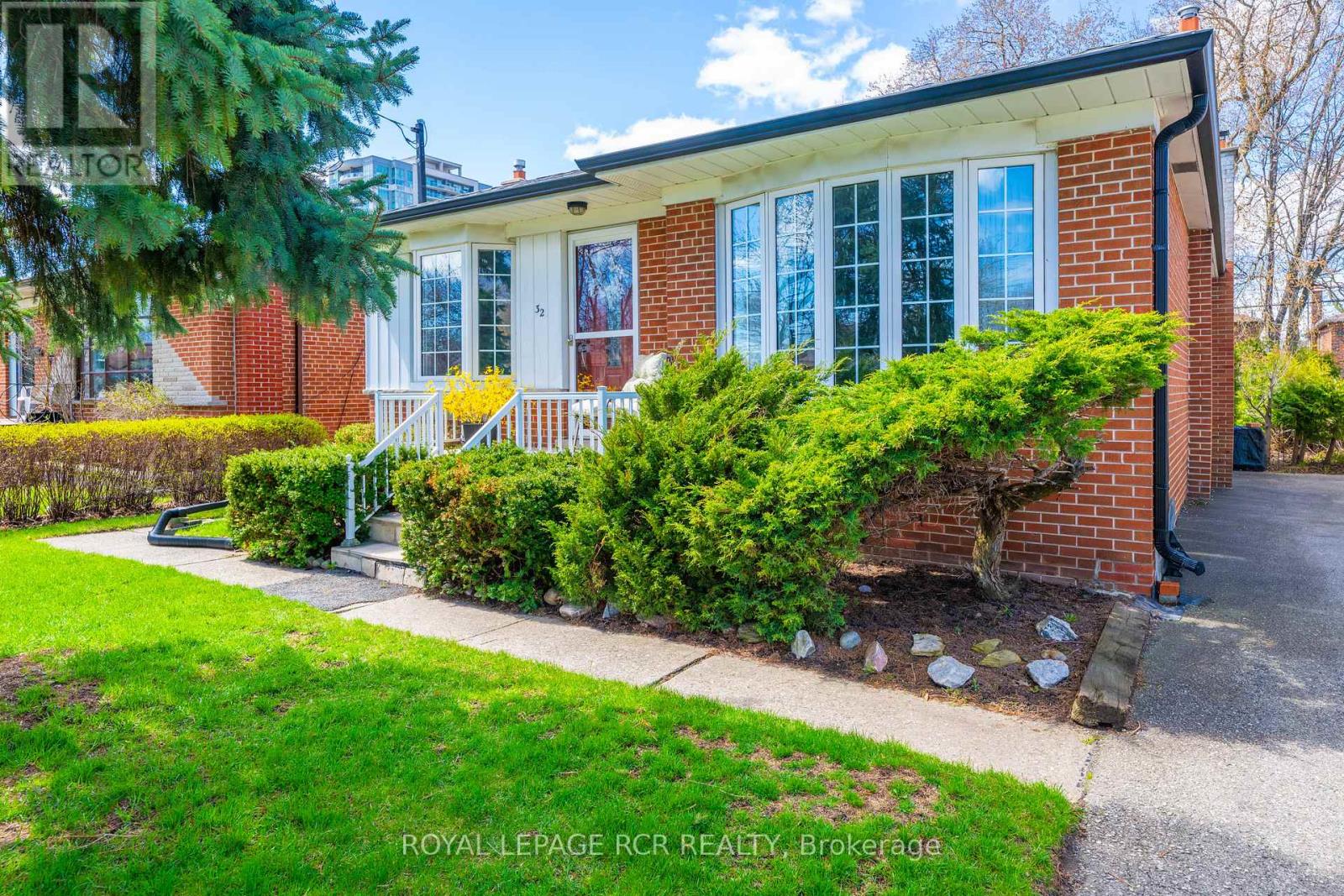 32 Beacon Road, Toronto, Ontario  M1P 1G7 - Photo 3 - E13130130