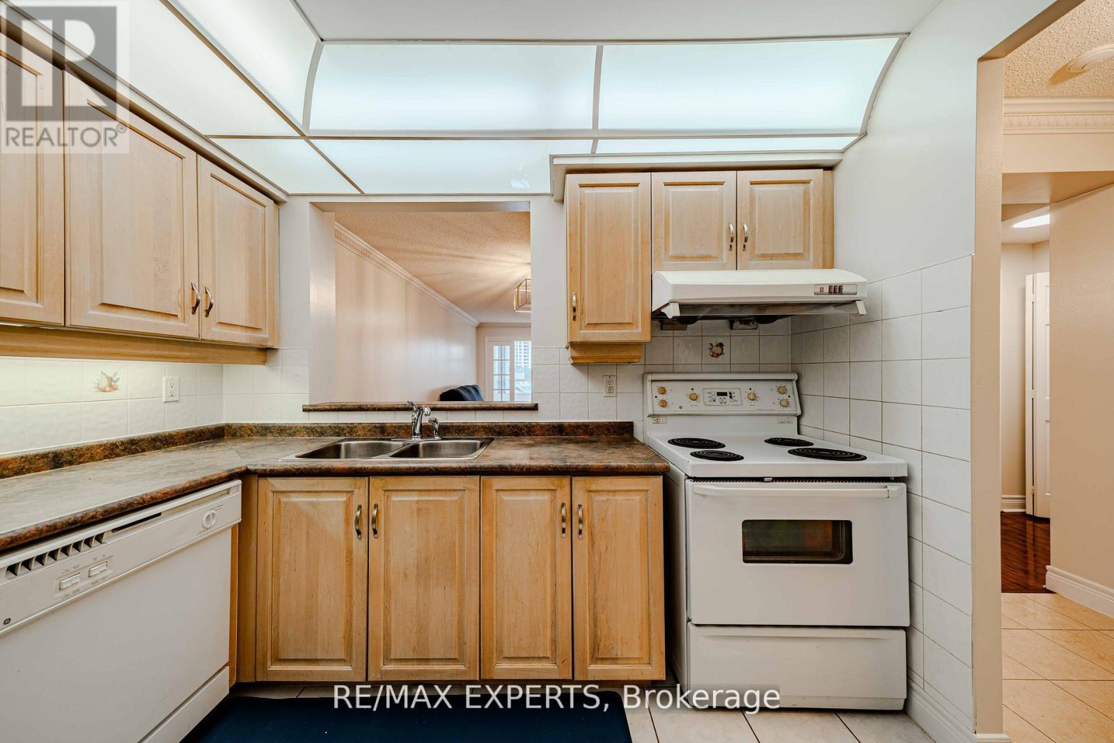 527 - 138 Bonis Avenue, Toronto, Ontario  M1T 3V9 - Photo 8 - E13130180