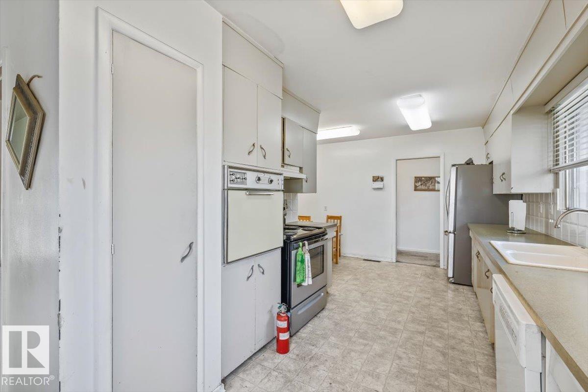 9732 64 St Nw, Edmonton, Alberta  T6B 1R3 - Photo 13 - E4487767