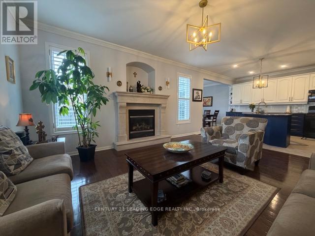 27 Rocking Horse Street, Markham, Ontario  L6B 1L9 - Photo 5 - N13129980