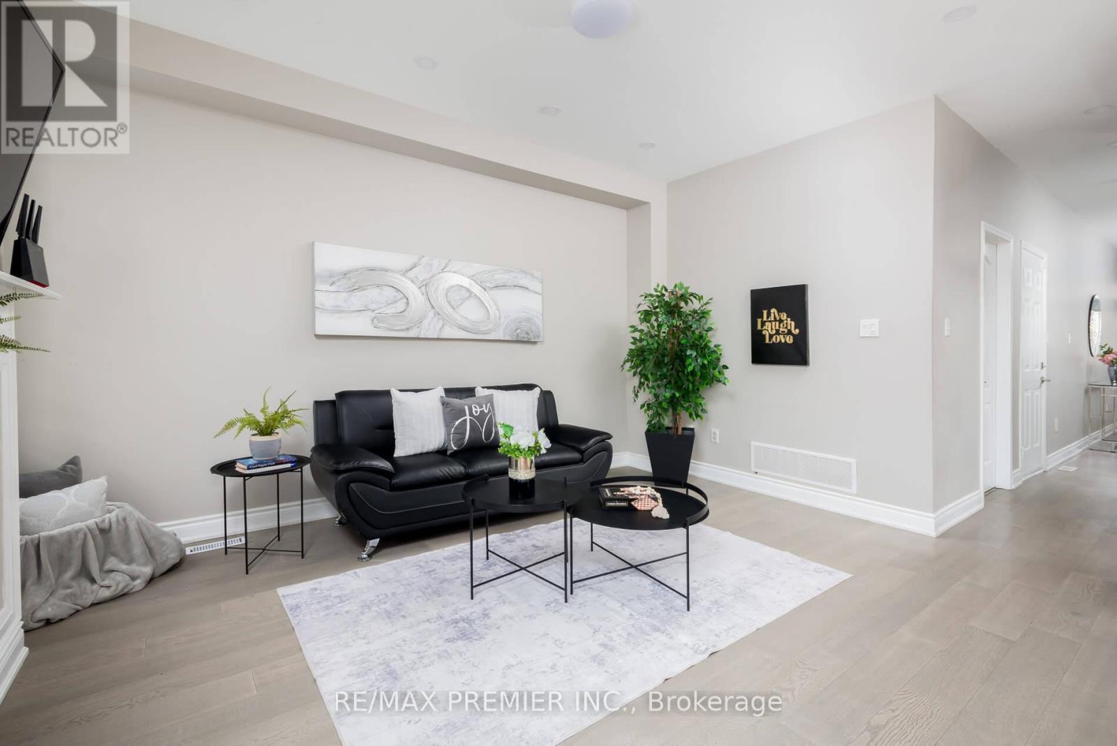 140 Dolce Crescent, Vaughan, Ontario  L4H 3C7 - Photo 15 - N13130022