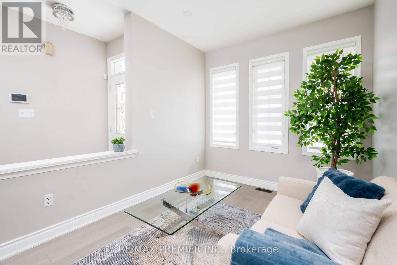 140 Dolce Crescent, Vaughan, Ontario  L4H 3C7 - Photo 8 - N13130022