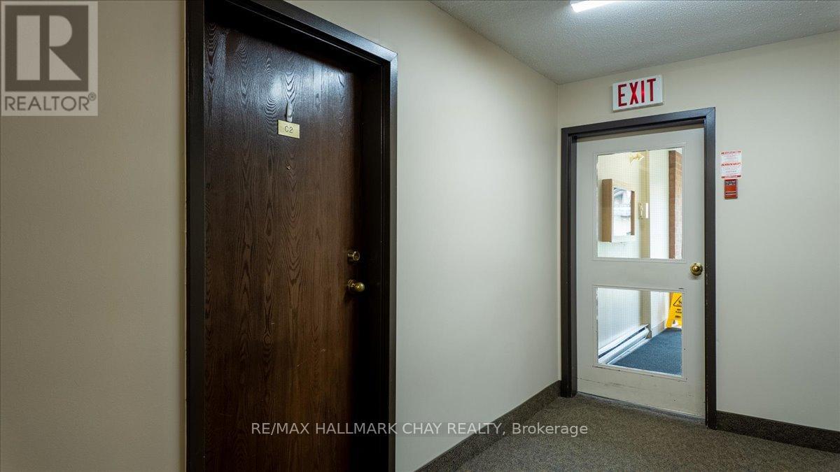 C2 - 183 Edgehill Drive, Barrie, Ontario  L4N 1L9 - Photo 3 - S13130066