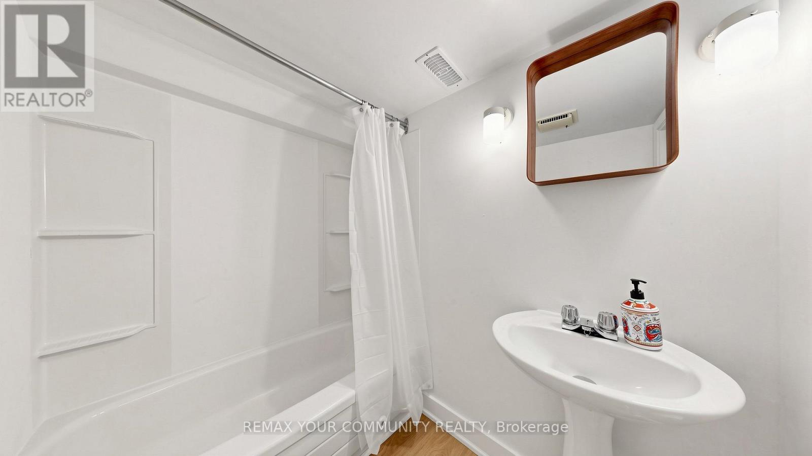 70 Cranbrooke Avenue, Toronto, Ontario  M5M 1M4 - Photo 42 - C13127316