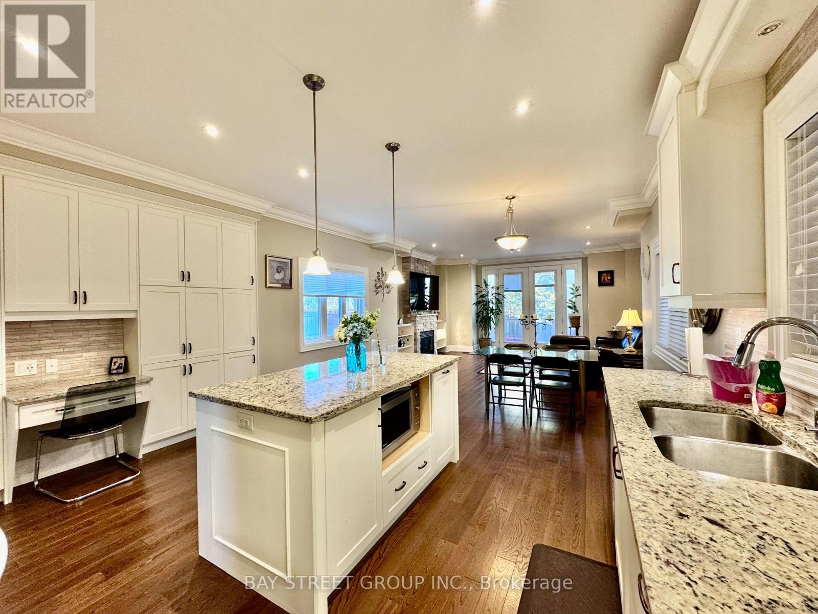 1033 Shaw Drive, Mississauga, Ontario  L5G 3Z3 - Photo 11 - W13109134