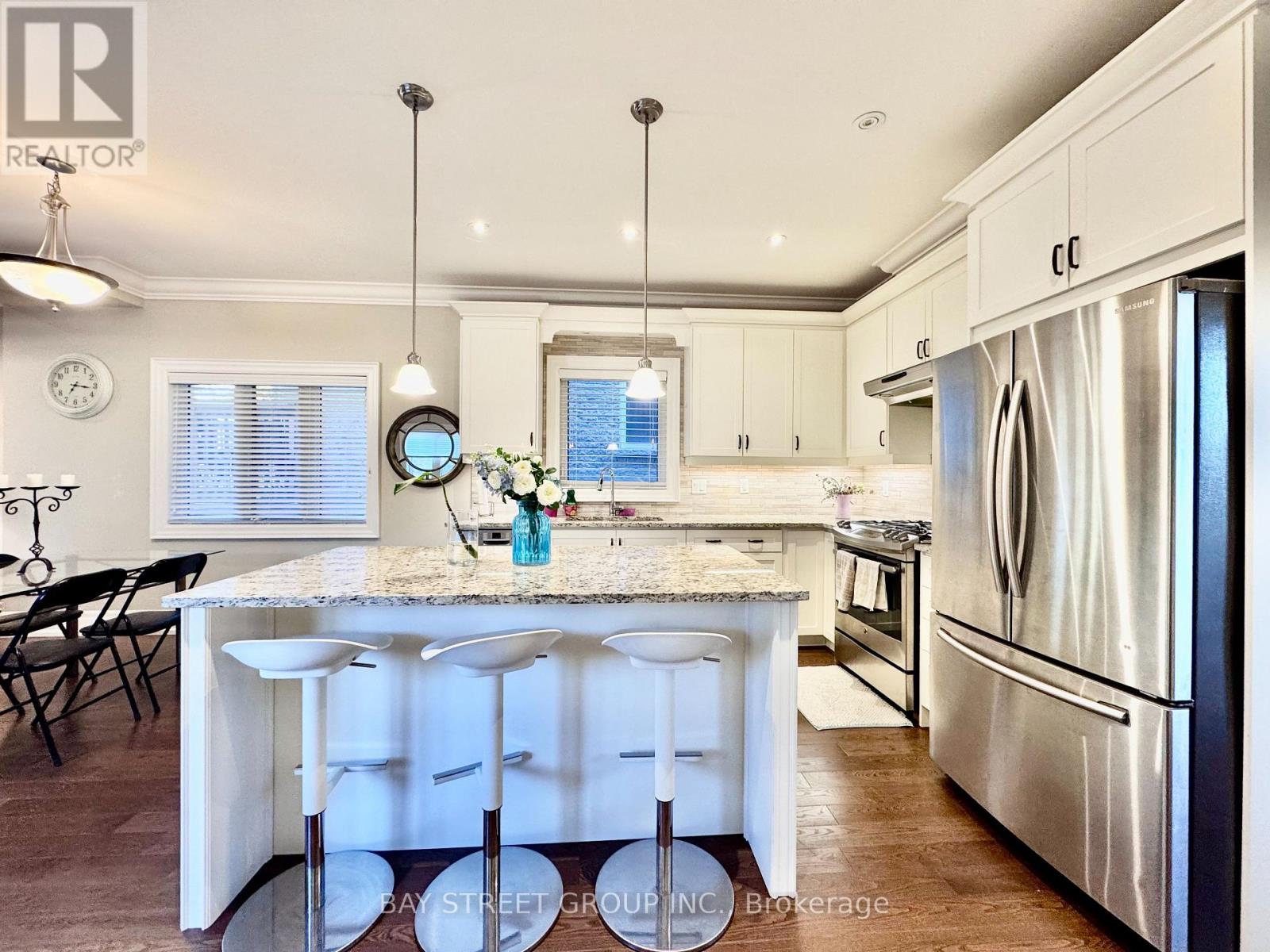 1033 Shaw Drive, Mississauga, Ontario  L5G 3Z3 - Photo 8 - W13109134