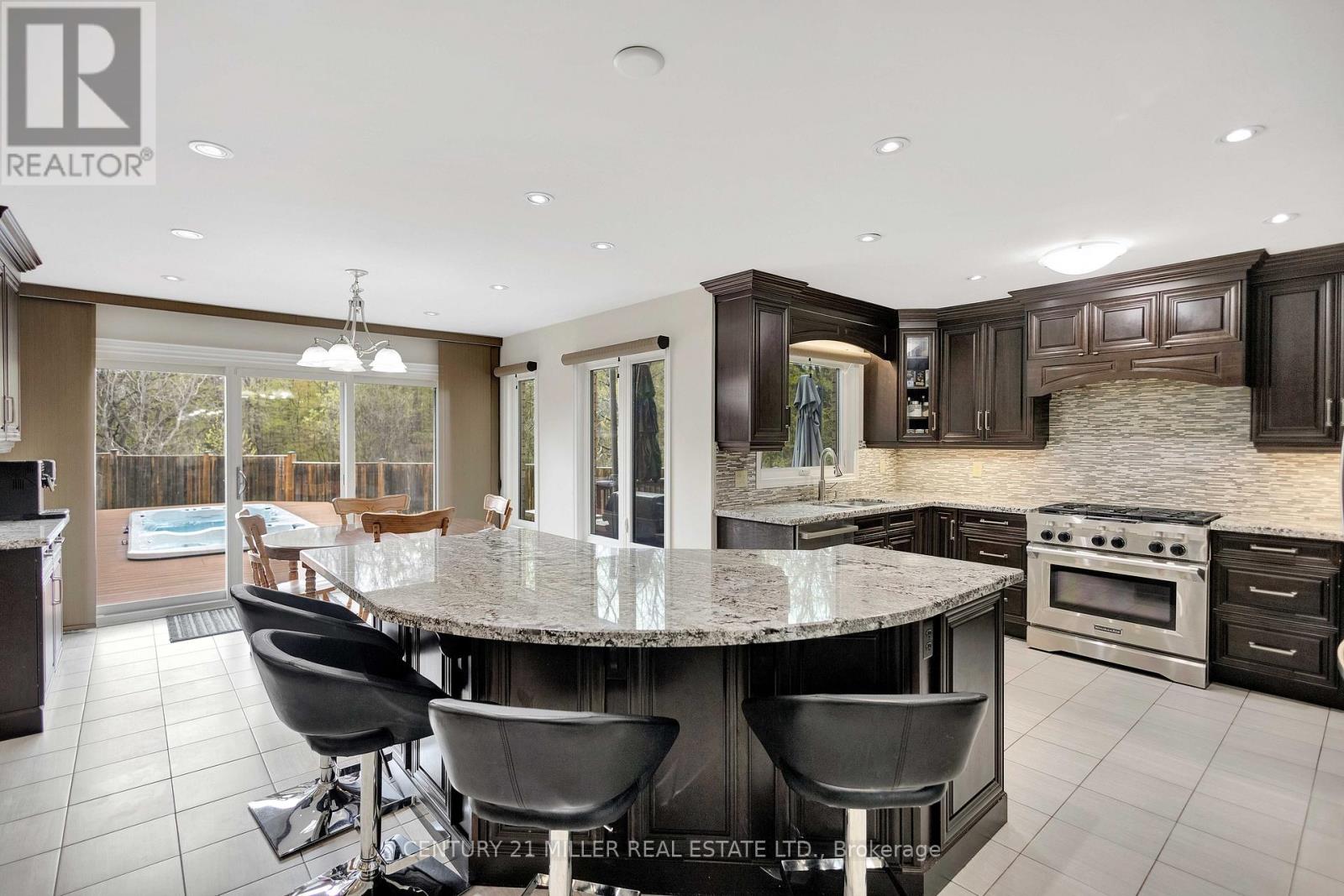 1398 Winterberry Drive, Burlington, Ontario  L7P 4T4 - Photo 11 - W13129998