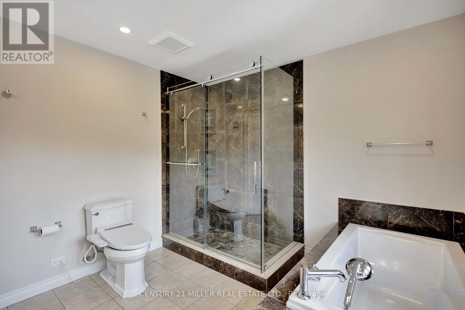 1398 Winterberry Drive, Burlington, Ontario  L7P 4T4 - Photo 23 - W13129998