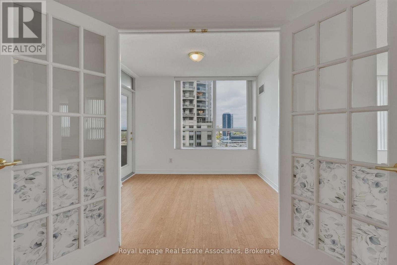2424 - 25 Kingsbridge Garden Circle, Mississauga, Ontario  L5R 4B1 - Photo 12 - W13130070