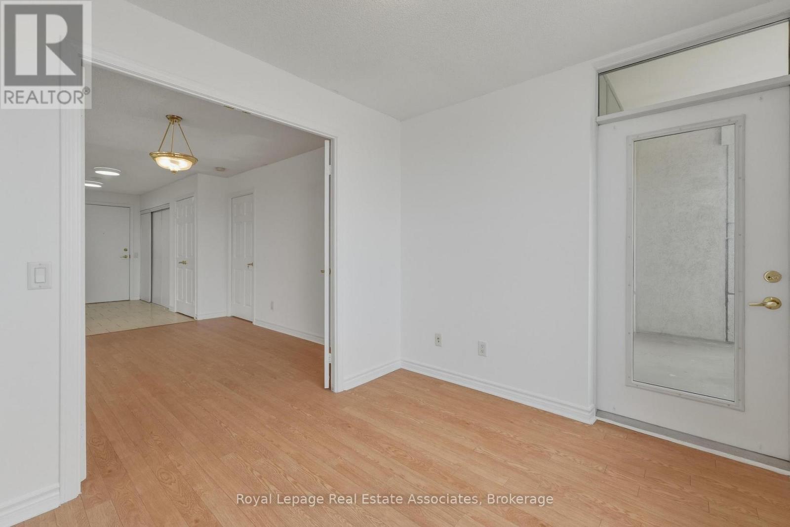 2424 - 25 Kingsbridge Garden Circle, Mississauga, Ontario  L5R 4B1 - Photo 14 - W13130070