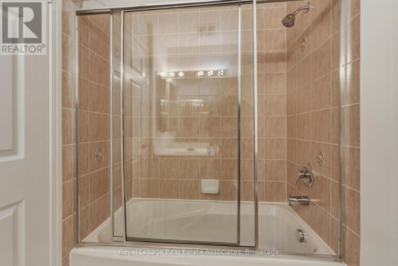 2424 - 25 Kingsbridge Garden Circle, Mississauga, Ontario  L5R 4B1 - Photo 16 - W13130070