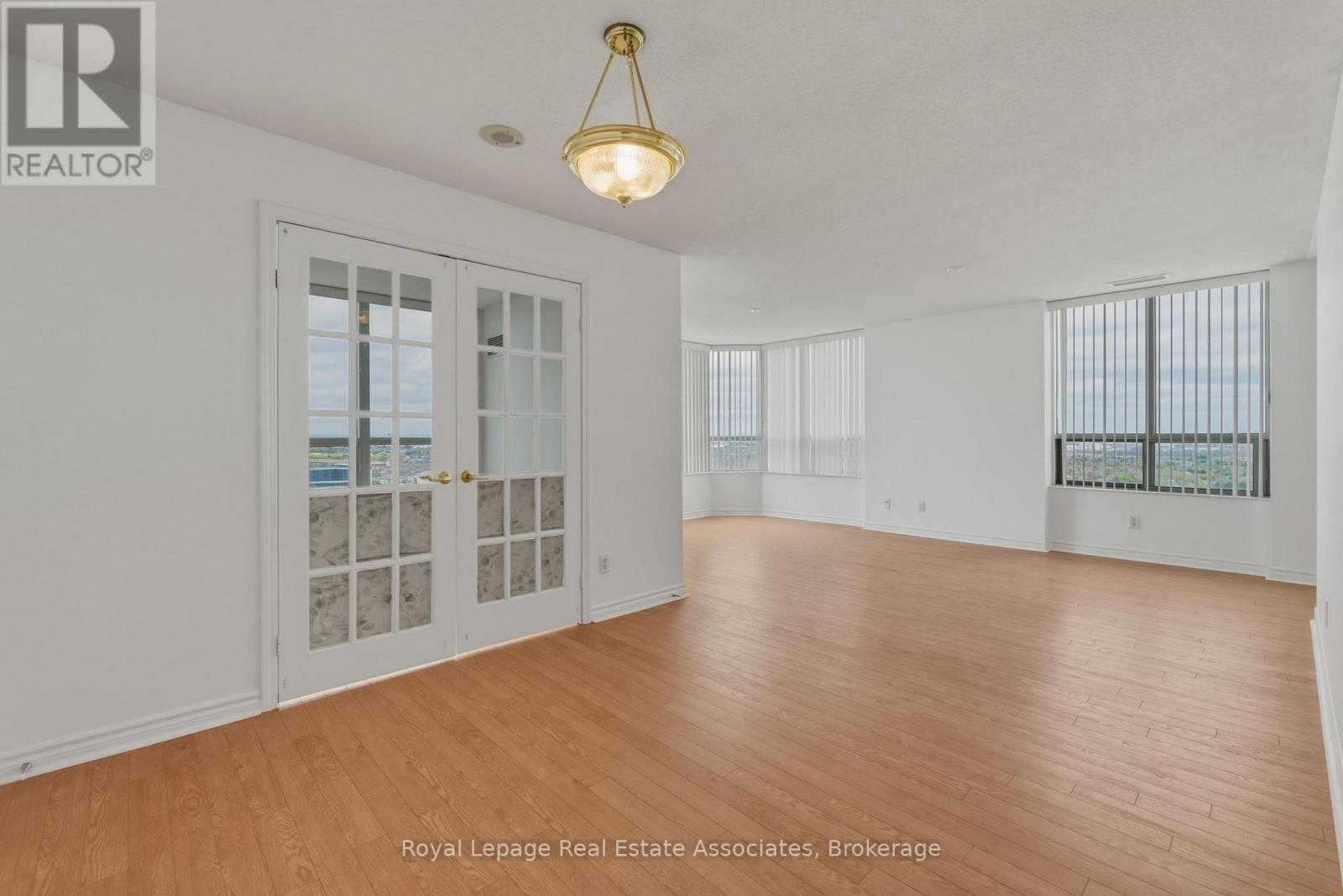 2424 - 25 Kingsbridge Garden Circle, Mississauga, Ontario  L5R 4B1 - Photo 4 - W13130070