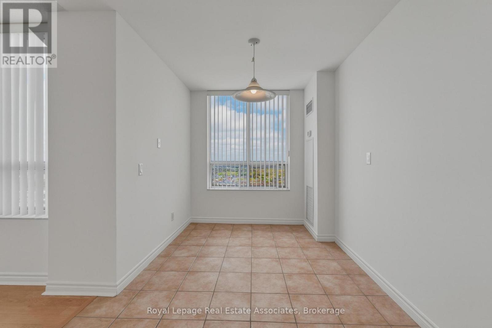 2424 - 25 Kingsbridge Garden Circle, Mississauga, Ontario  L5R 4B1 - Photo 8 - W13130070