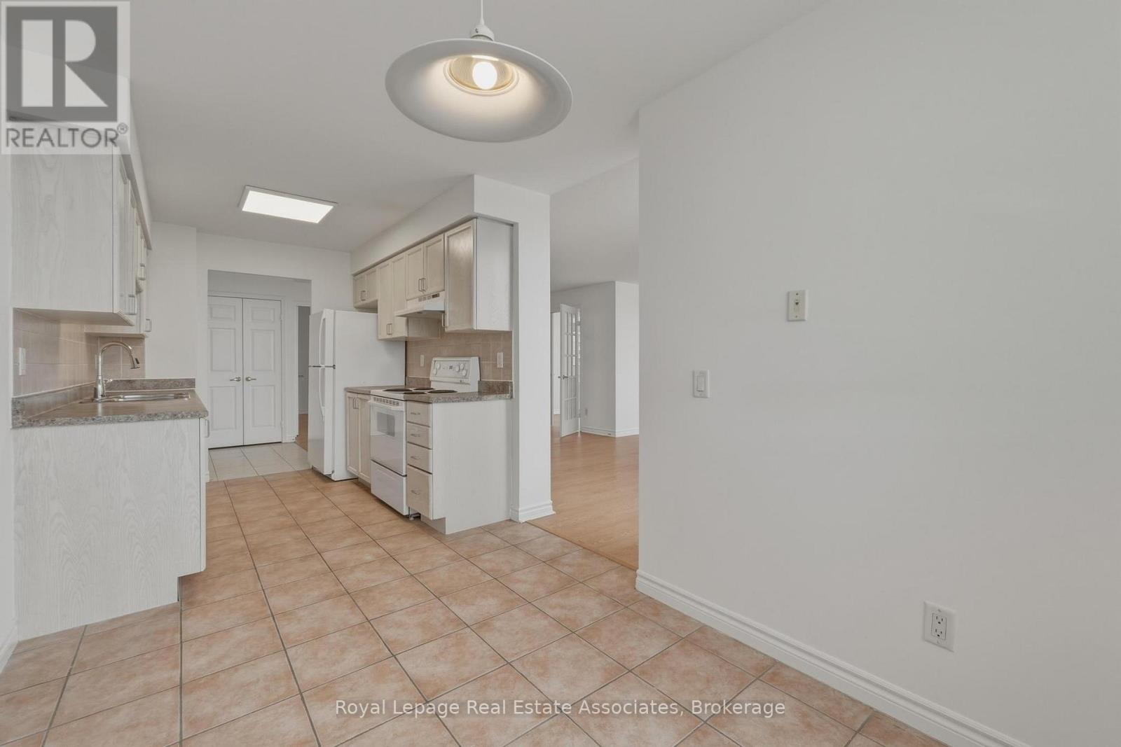 2424 - 25 Kingsbridge Garden Circle, Mississauga, Ontario  L5R 4B1 - Photo 9 - W13130070