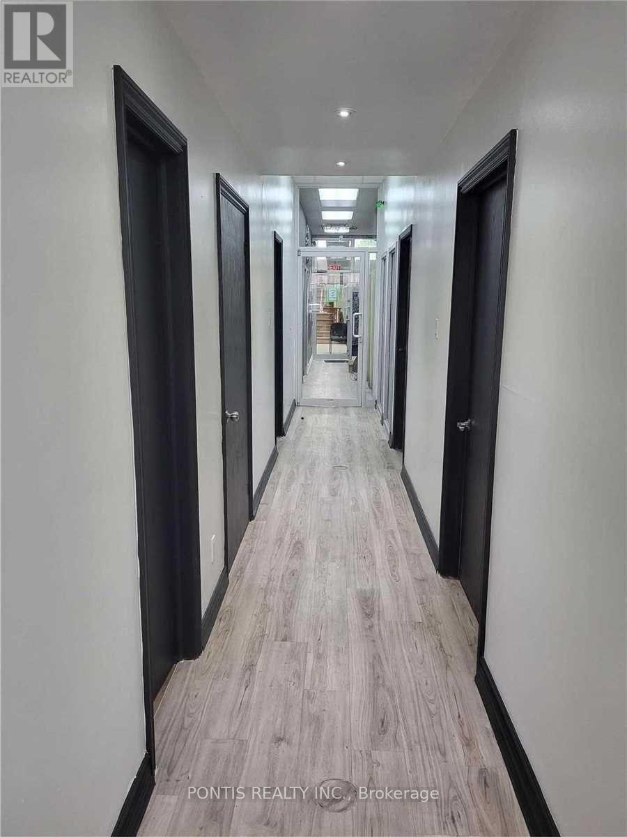 1321 Matheson Boulevard E, Mississauga, Ontario L4W 1R1 - Photo 2 - W13130196