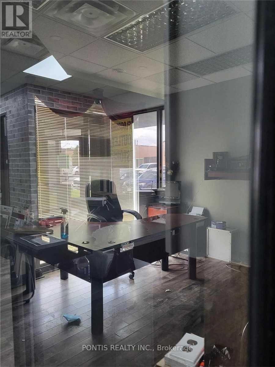 1321 Matheson Boulevard E, Mississauga, Ontario L4W 1R1 - Photo 3 - W13130196