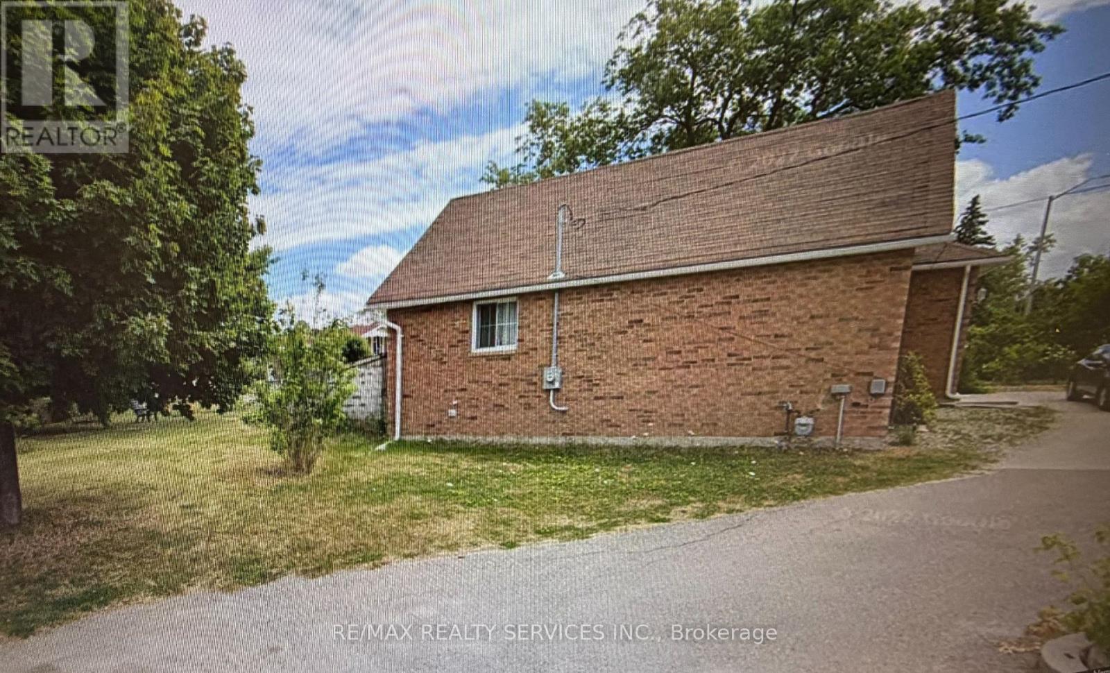 44 Mclaughlin Road S, Brampton, Ontario  L6Y 2C7 - Photo 2 - W13130200
