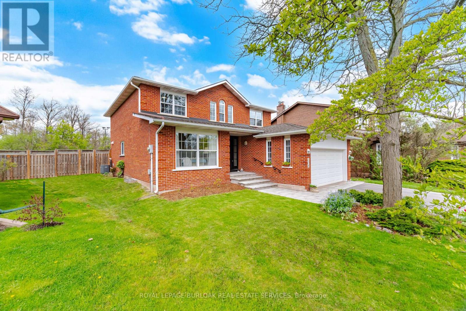 1219 Priory Court, Oakville, Ontario  L6M 1B5 - Photo 2 - W13130226