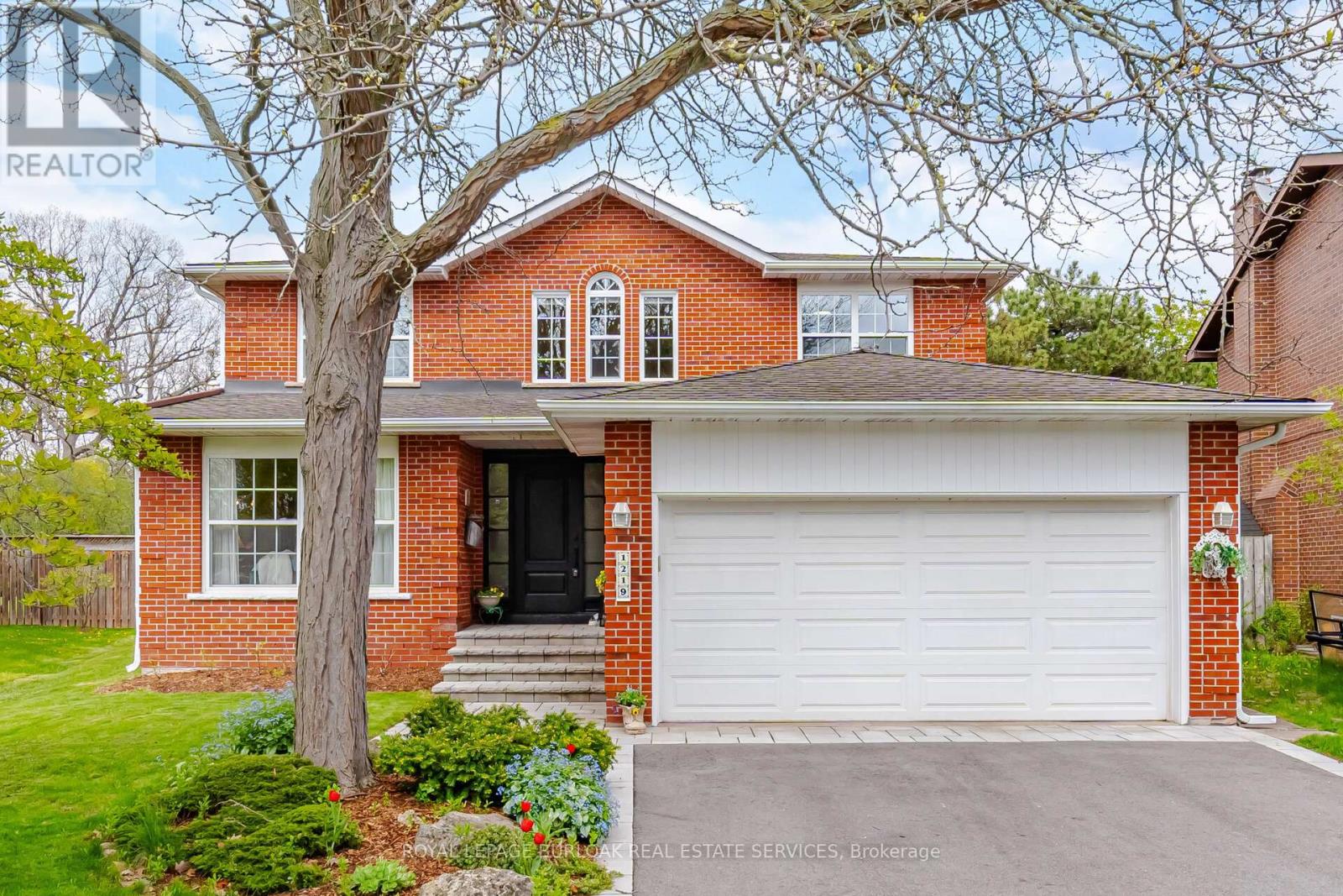 1219 Priory Court, Oakville, Ontario  L6M 1B5 - Photo 3 - W13130226
