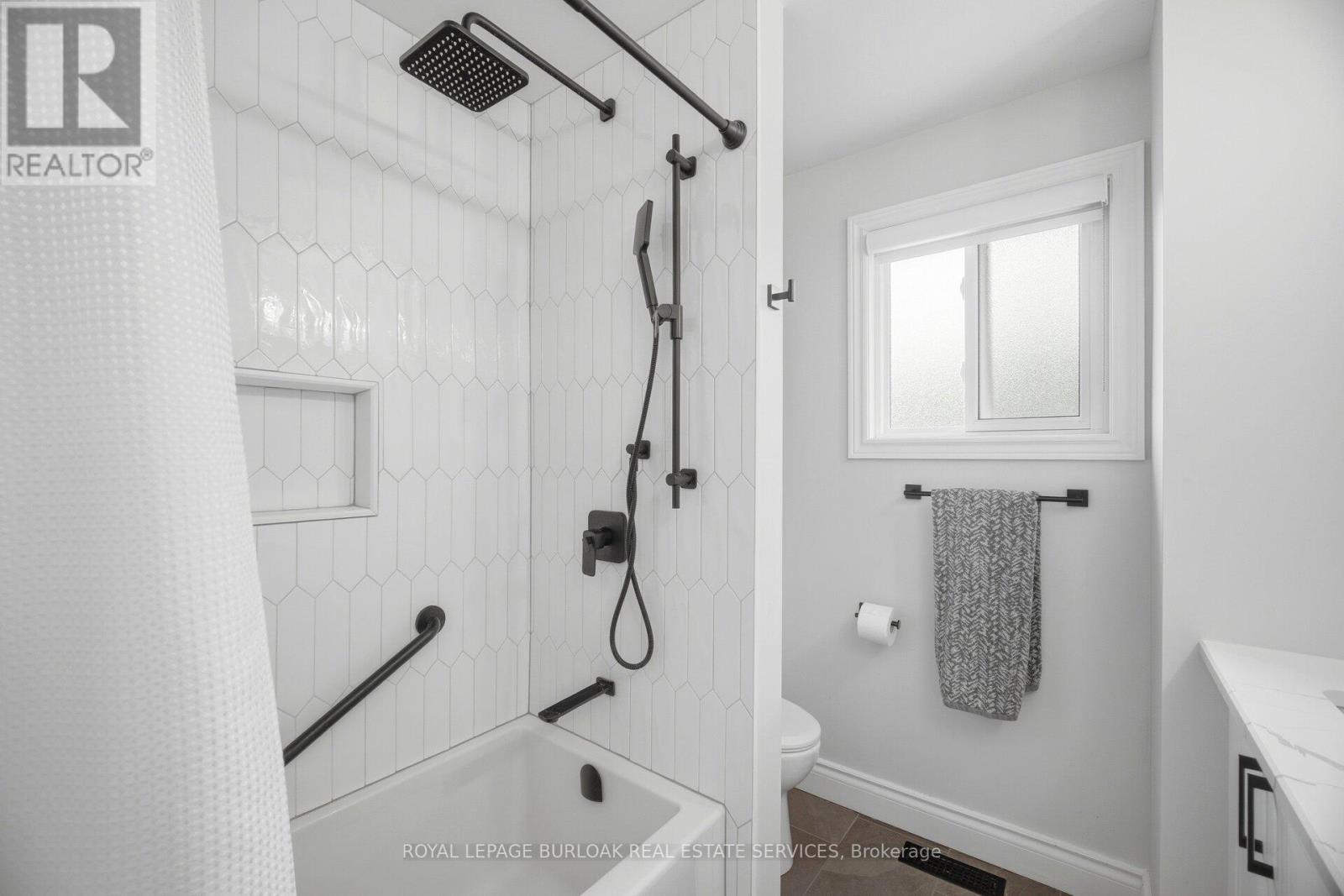 1219 Priory Court, Oakville, Ontario  L6M 1B5 - Photo 37 - W13130226