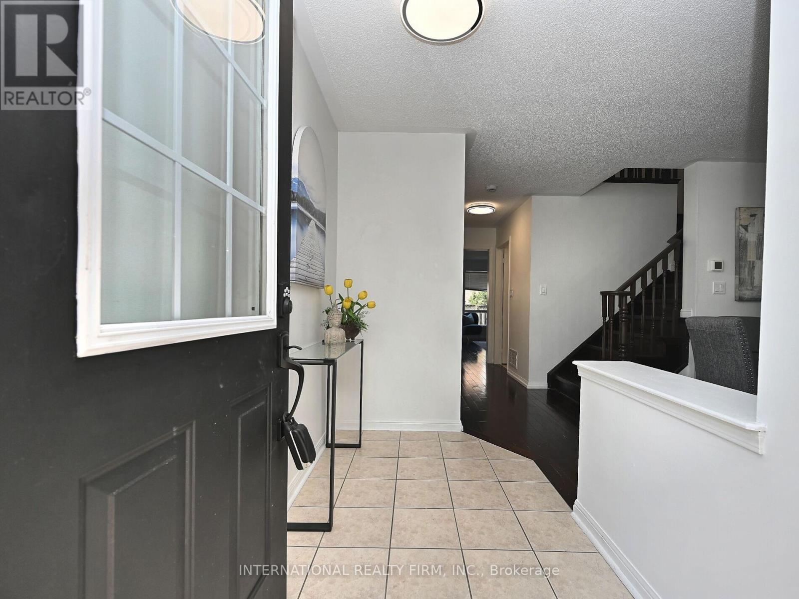 2382 Falkland Crescent, Oakville, Ontario  L6M 4Y1 - Photo 4 - W13130250