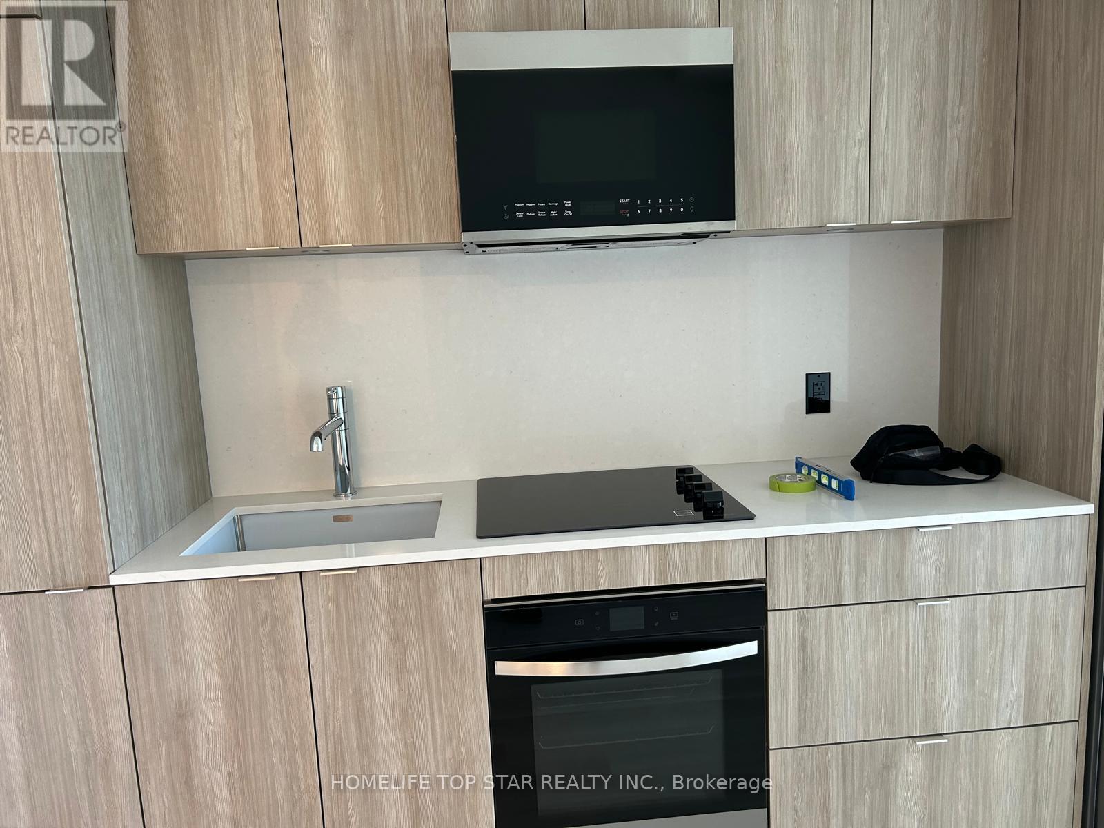 1607 - 60 Central Parkway Road, Toronto, Ontario  M9A 0E6 - Photo 4 - W13130264