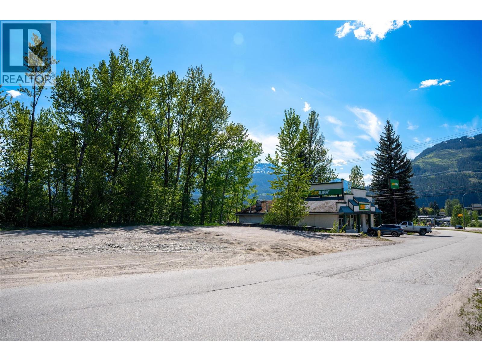 1792 Bend Frontage Road, Revelstoke, British Columbia  V0E 2S0 - Photo 8 - 10387413