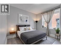 5 FAIRHOLT Road Unit# 8, Hamilton, Ontario