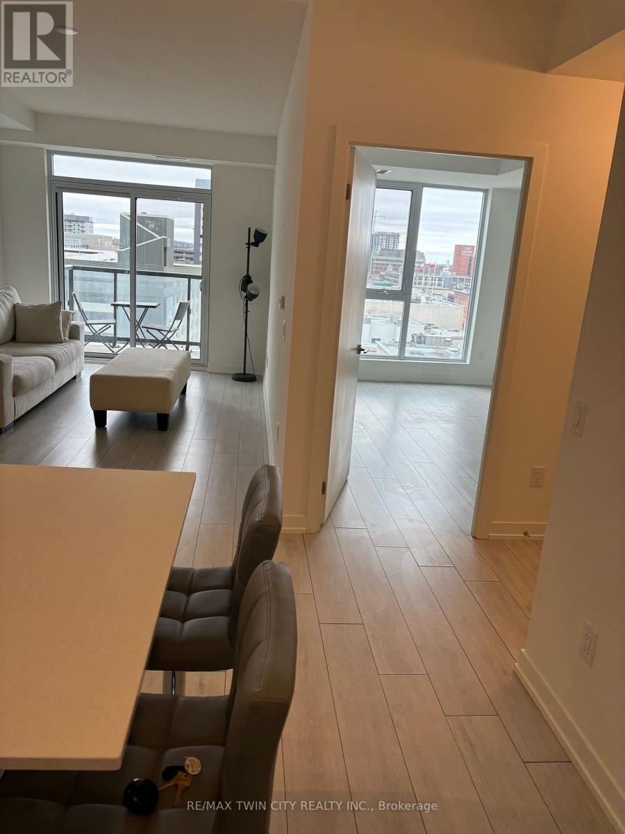 606 - 55 Duke Street W, Kitchener, Ontario  N2H 0C9 - Photo 3 - X13130248