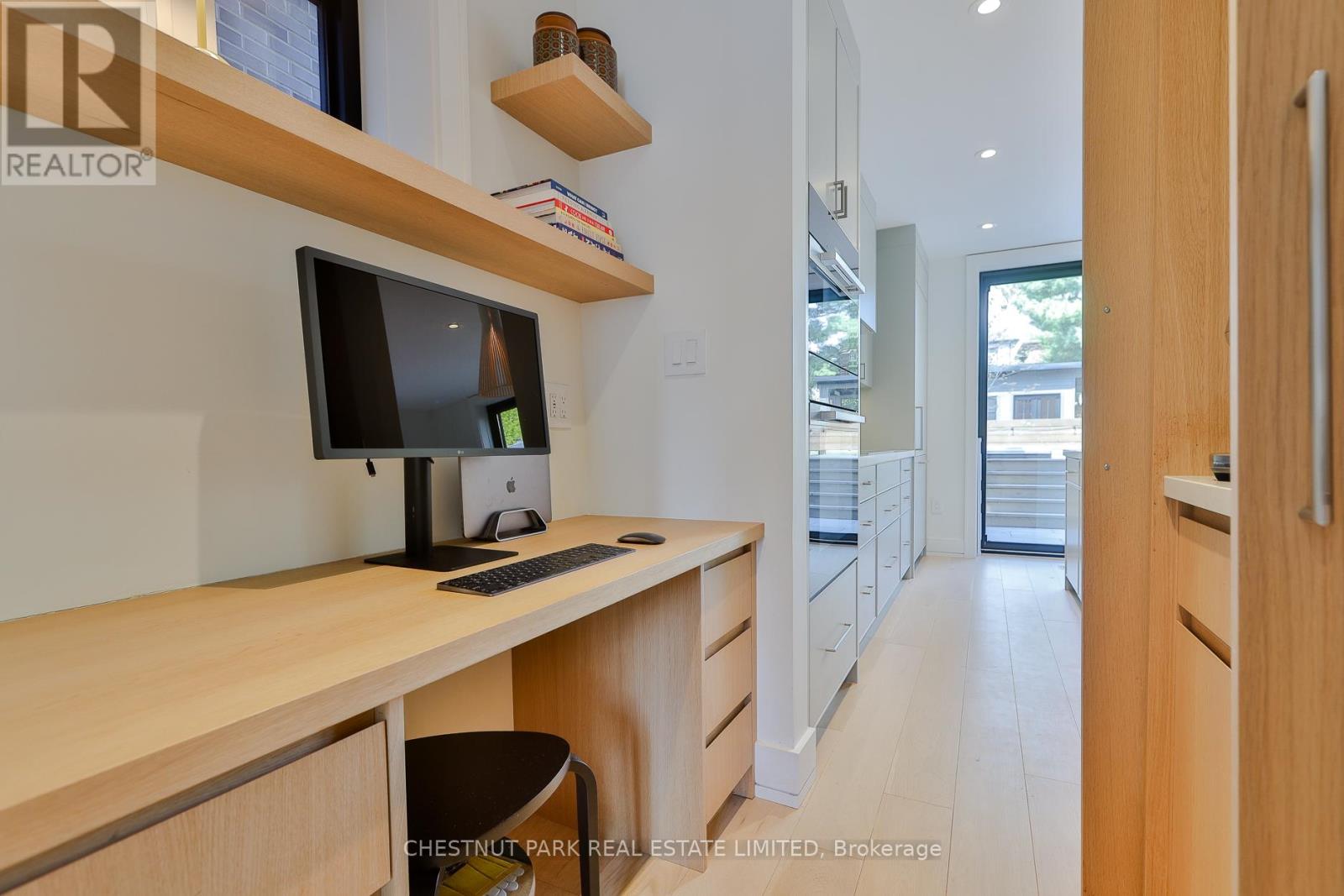 84 Hanna Road, Toronto, Ontario  M4G 3N3 - Photo 9 - C13129636