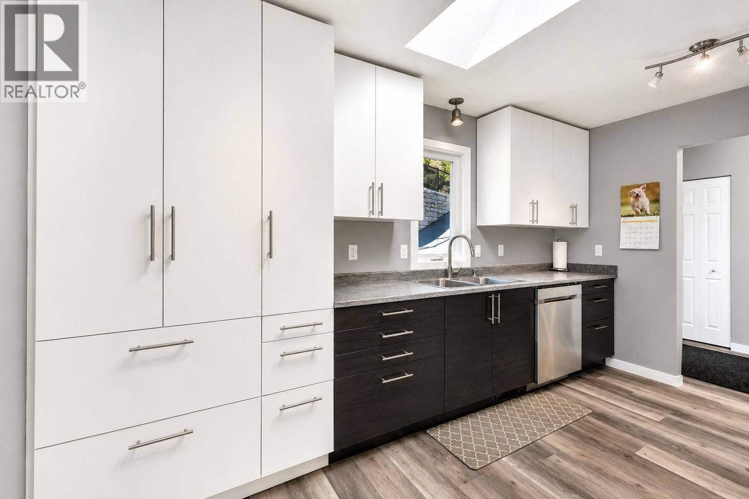 12595 Taylor Place, Summerland, British Columbia  V0H 1Z8 - Photo 4 - 10387591