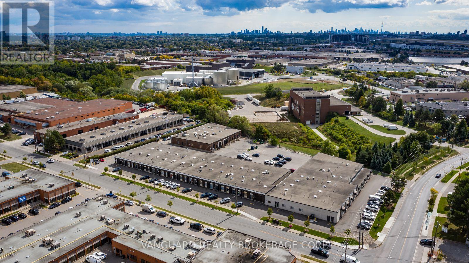 499 Champagne Drive, Toronto, Ontario M3J 2C6 - Photo 11 - W13120870