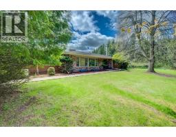 2236 GOVERNORS Road, Hamilton, Ontario