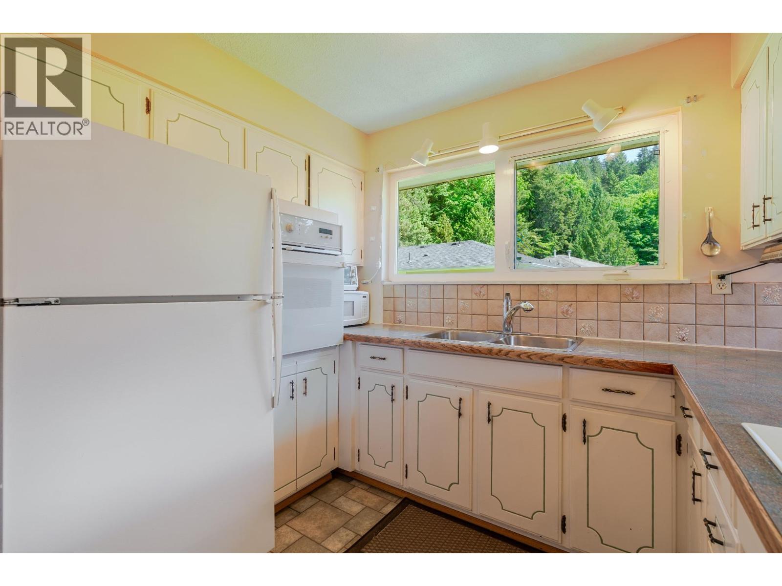 5756 Cranley Drive, West Vancouver, British Columbia  V7W 1S8 - Photo 8 - R3123904