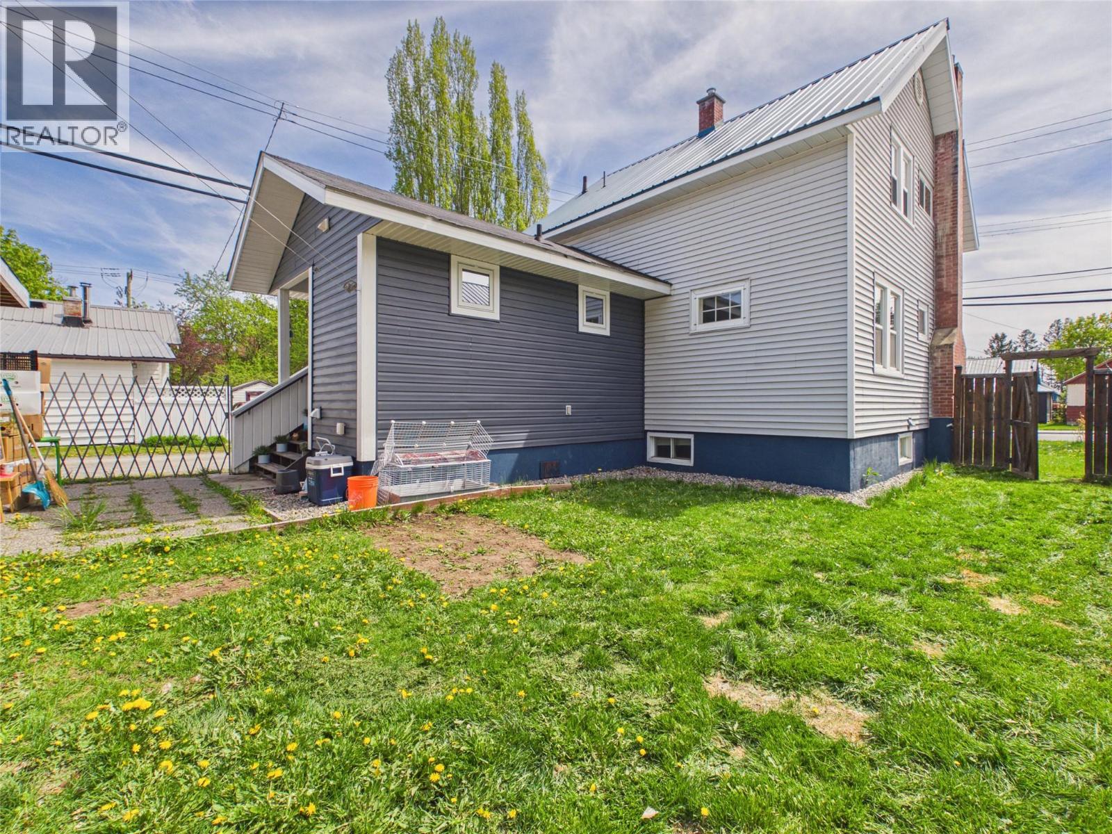 255 Burdett Street, Kimberley, British Columbia  V1A 1W2 - Photo 2 - 10387181
