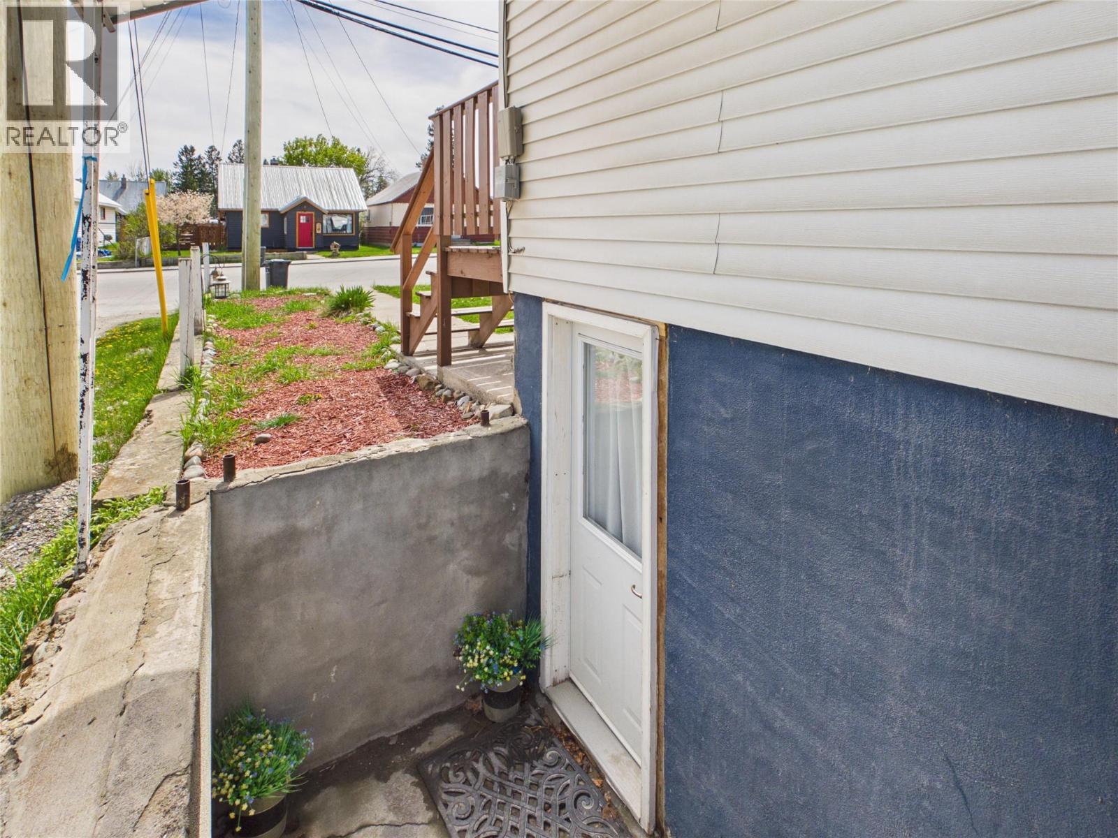 255 Burdett Street, Kimberley, British Columbia  V1A 1W2 - Photo 6 - 10387181