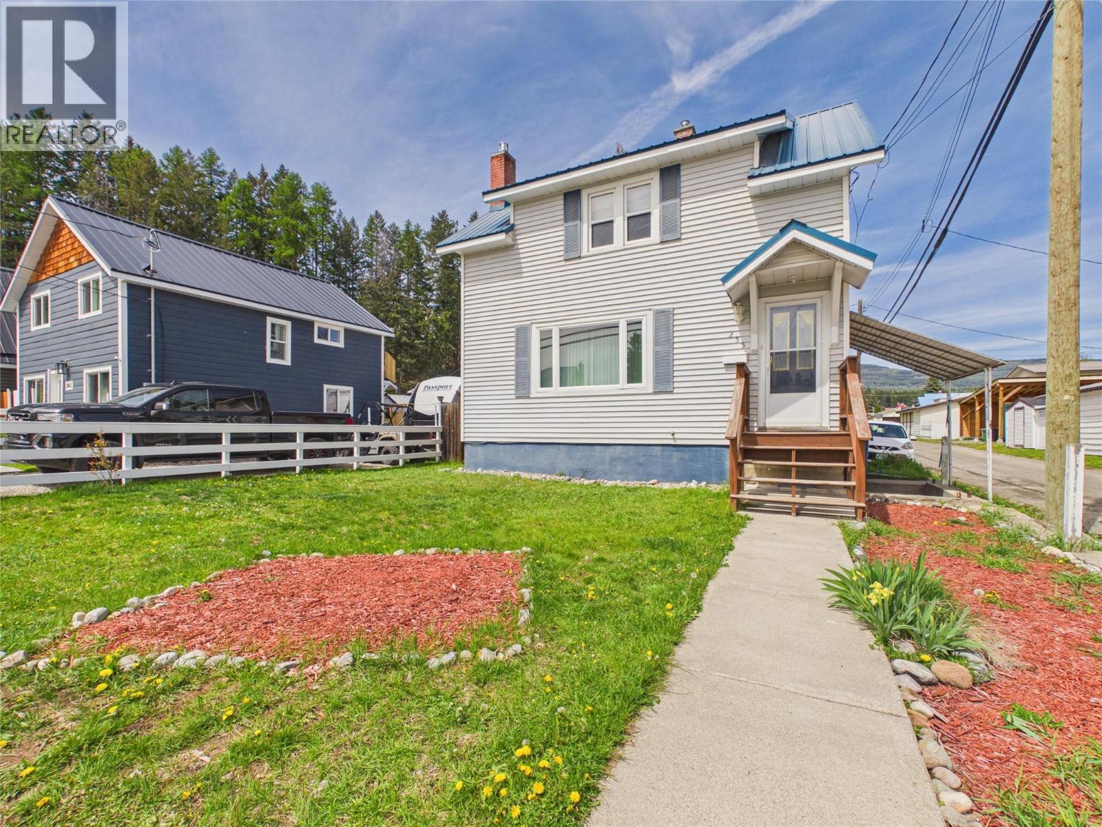 255 Burdett Street, Kimberley, British Columbia  V1A 1W2 - Photo 1 - 10387181
