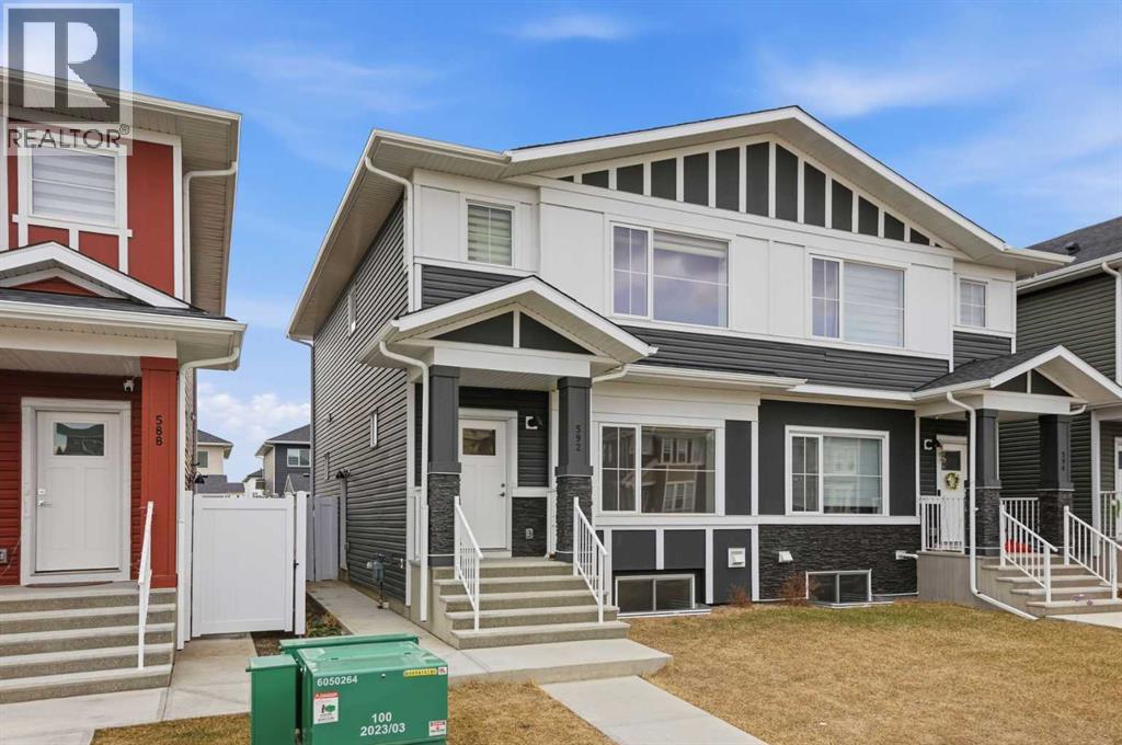 592 Dawson Drive, Chestermere, Alberta  T1X 2X1 - Photo 2 - A2301477